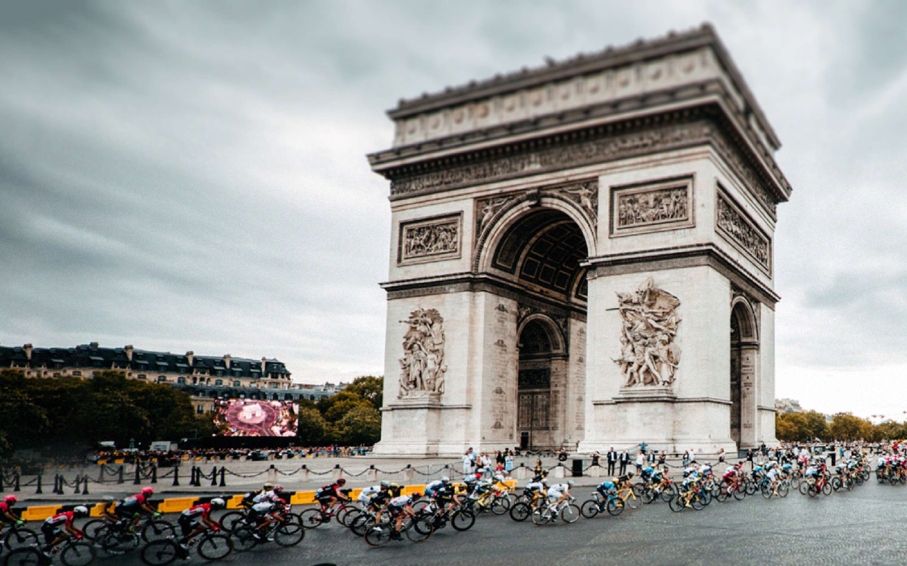 Tour de France building